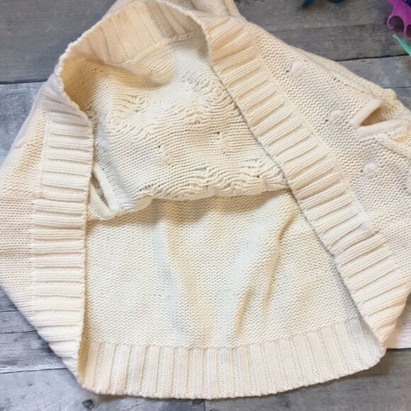 Girls old navy poncho off white size 5T - Picture 4 of 7